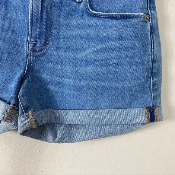 Frame Denim Le Cutoff Cuffed Shorts in Sand Dollar Medium Wash - 26 - Picture 4 of 11